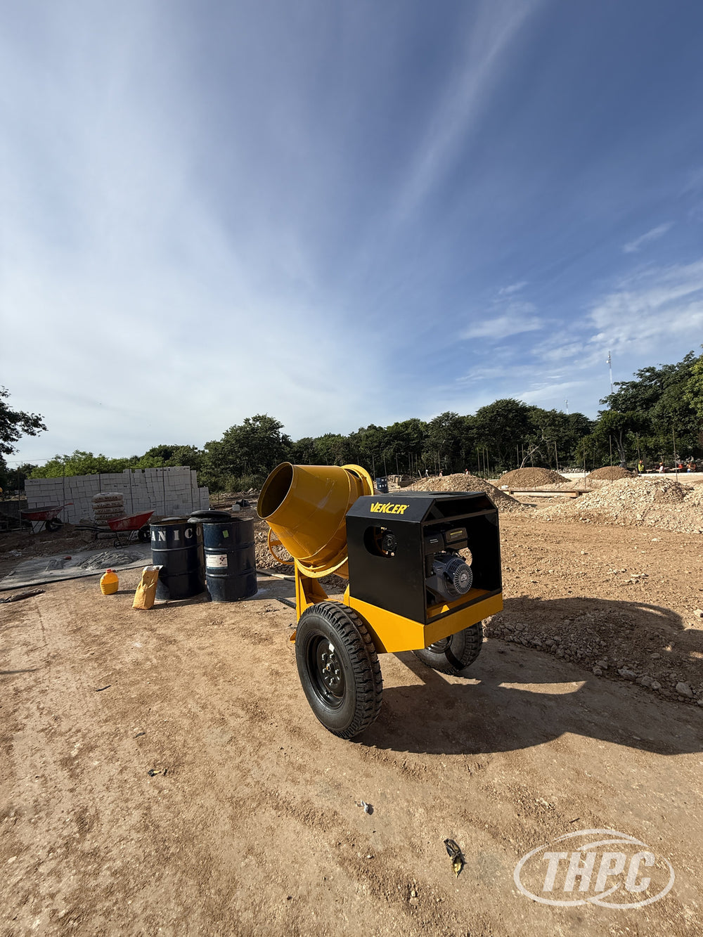 Revolvedora entregada para trabajar en obra